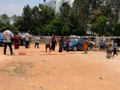 Food kits for construction labourers at Kogilu