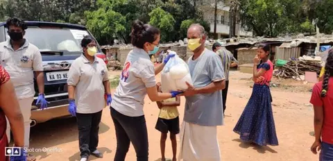 Food kits for construction labourers at Kogilu
